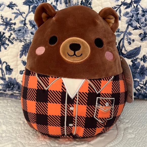 🐻 Squishmallows Omar the Bear with Orange/Black Flannel Shirt BNWT 7.5” - Picture 1 of 4
